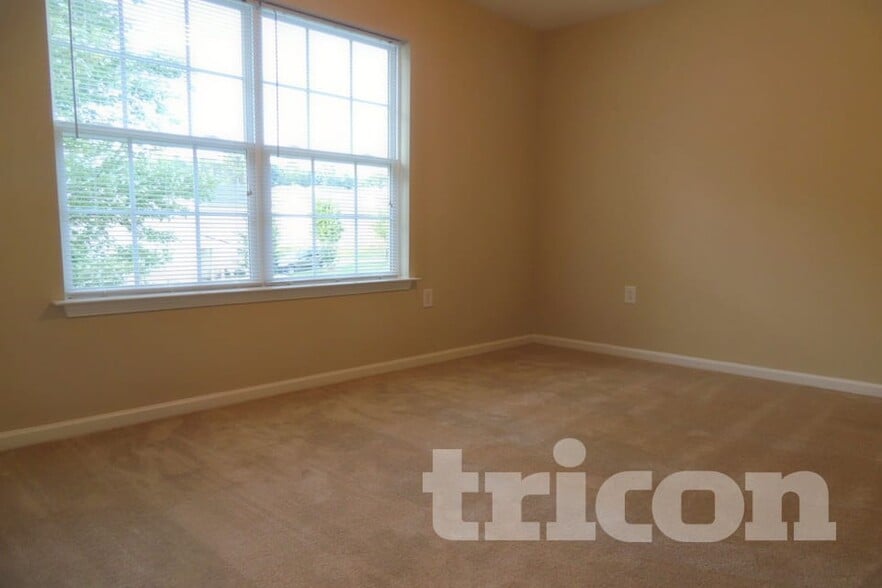 Building Photo - 5110 Grays Ridge Dr