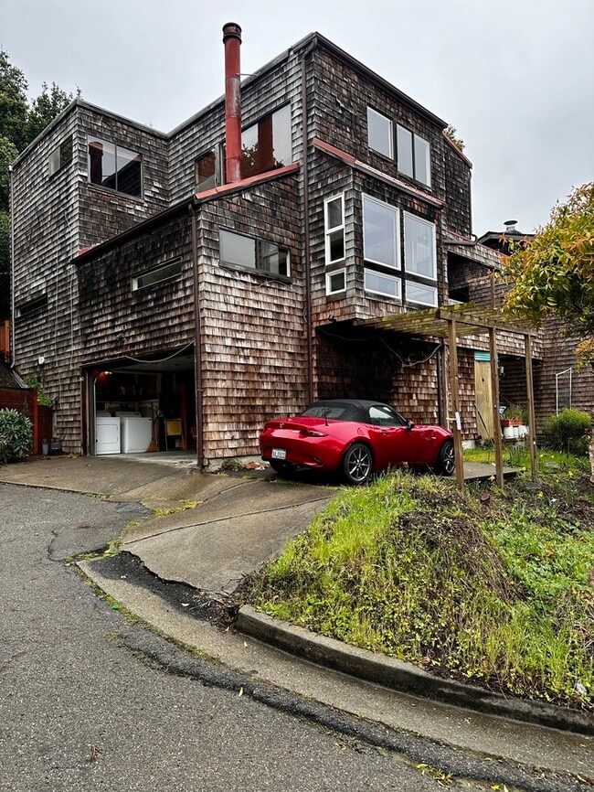 Primary Photo - Unique Open living Space in North Berkeley
