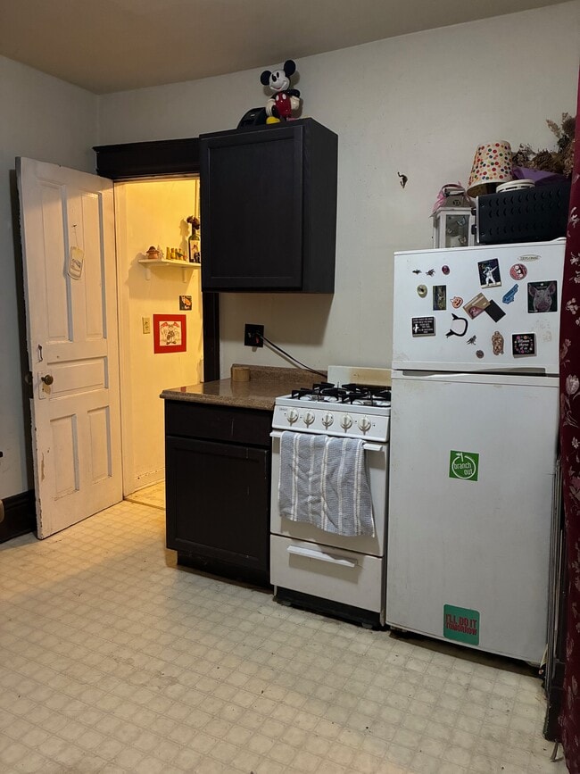 Building Photo - 2078 Atwood Ave