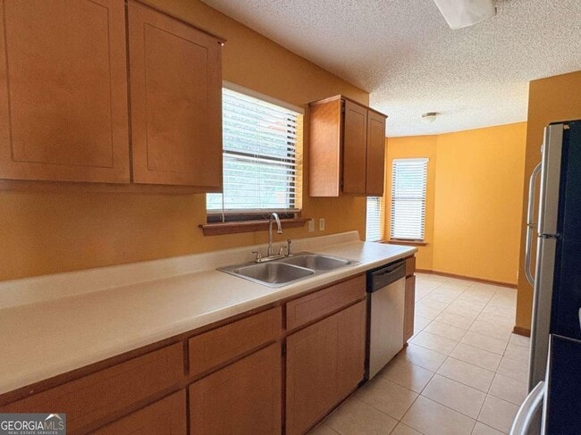 Building Photo - 603 Plantation Village Dr