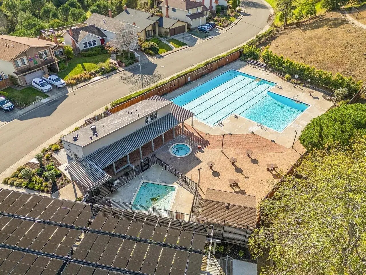 Building Photo - 5977 Skyfarm Dr