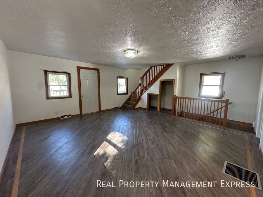 Building Photo - Move In NOW & Get One Month FREE