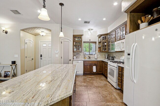 Building Photo - 5936 Anapaula Dr