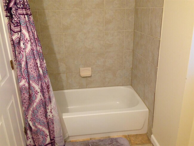 Building Photo - High Street