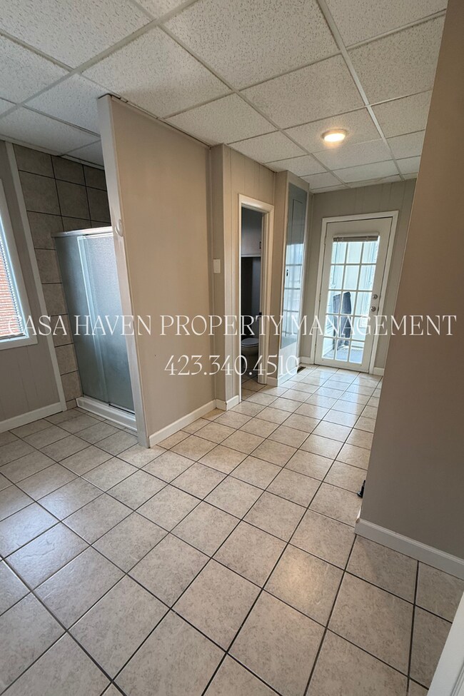 Building Photo - Johnson City, TN – 3 Bedroom Apartment with Utilities Included!