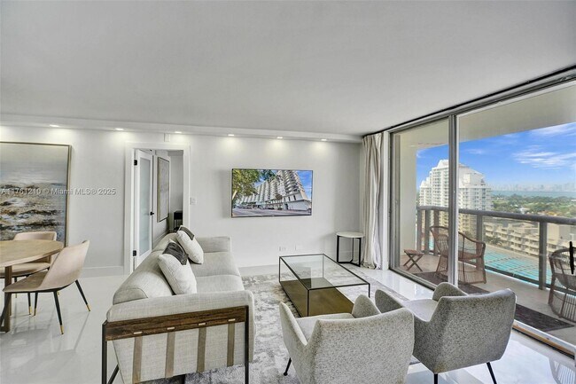 Building Photo - 6039 Collins Ave