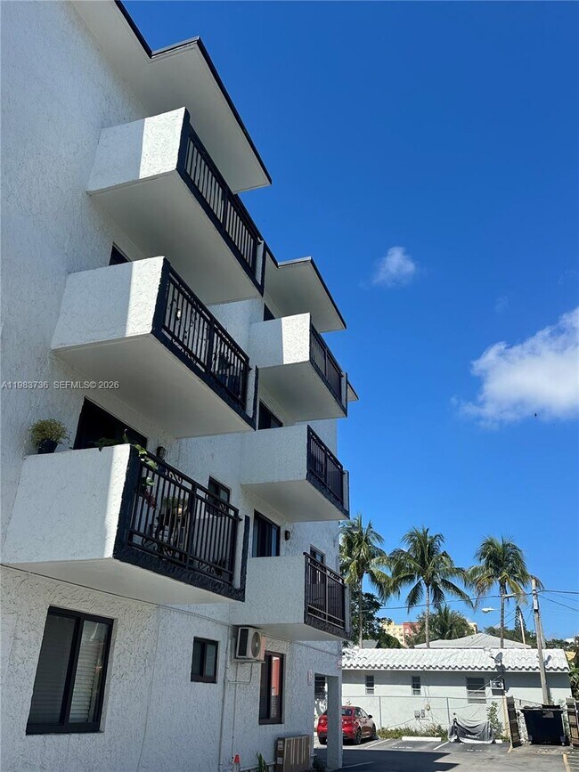 Building Photo - 529 SW 4th St