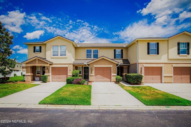 Building Photo - Beautiful 2/2.5 in Fleming Island