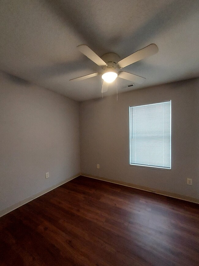 Building Photo - 179 S 6th St