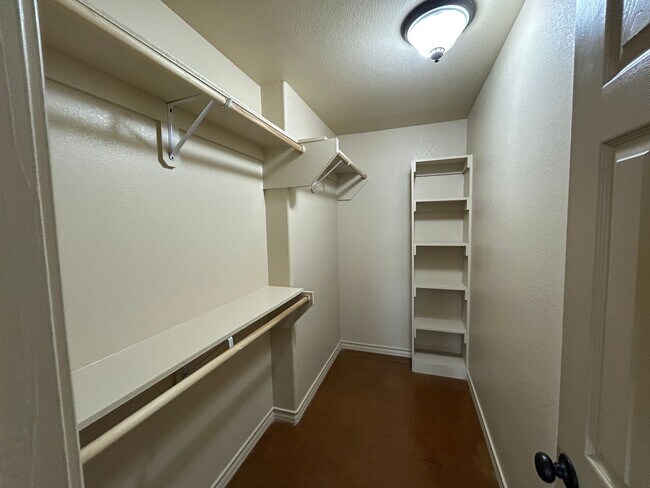 Building Photo - Cozy 2 Bed 2 Bath Home