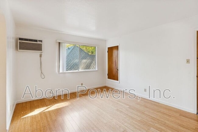 Building Photo - 2715 D St