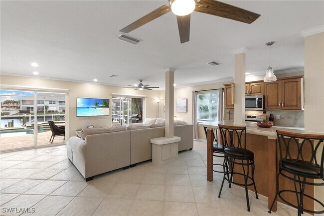 Building Photo - 3830 SE 12th Ave