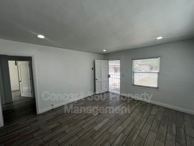 Building Photo - 14101 1/2 ANDERSON PL