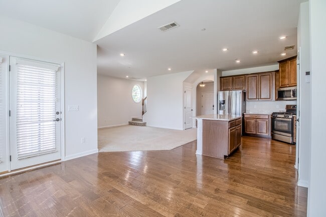 Building Photo - 2048 Oglethorpe Dr