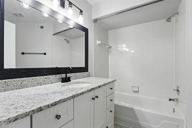 Building Photo - 3966 Atrium Dr