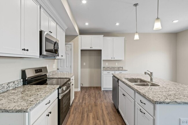 Building Photo - 905 Camden Ct