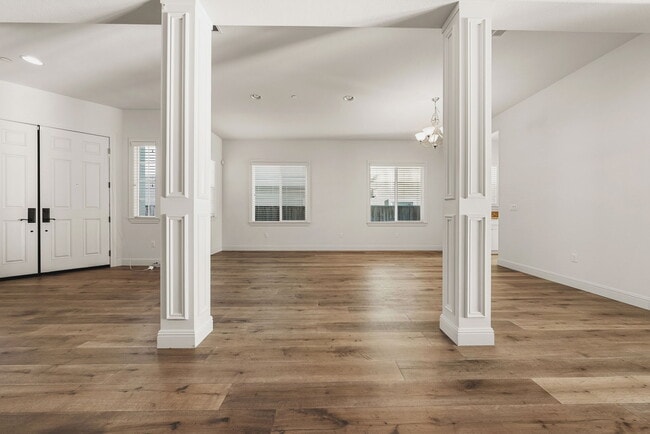 Building Photo - 7585 Mindy Mae Ln