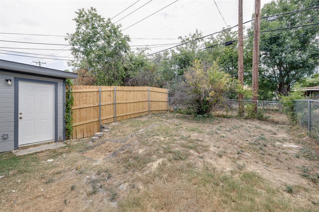 Building Photo - 5320 Lovell Ave