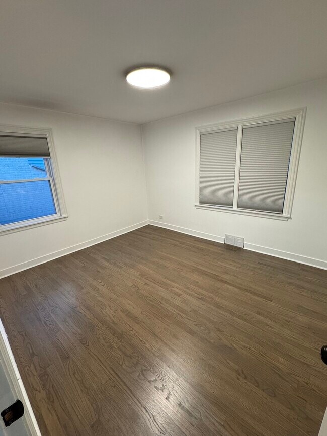 Building Photo - 896 Webster Ln