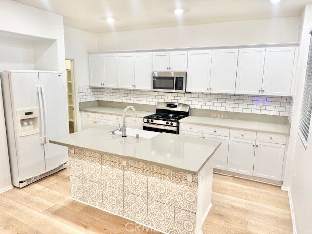 Building Photo - 30485 Village Terrace Dr