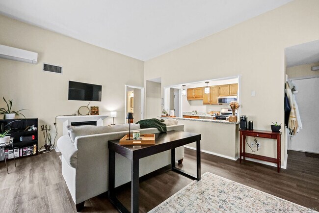 Building Photo - 9 Talcott Ridge Rd