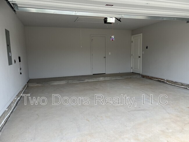 Building Photo - 13812 Klinsman Rd