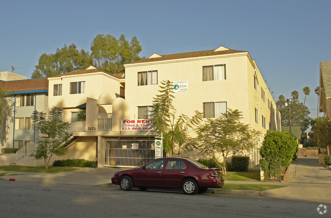 Primary Photo - Saint Andrews Apartments