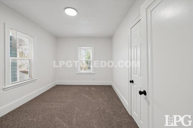 Building Photo - 4217 Asbury Dr