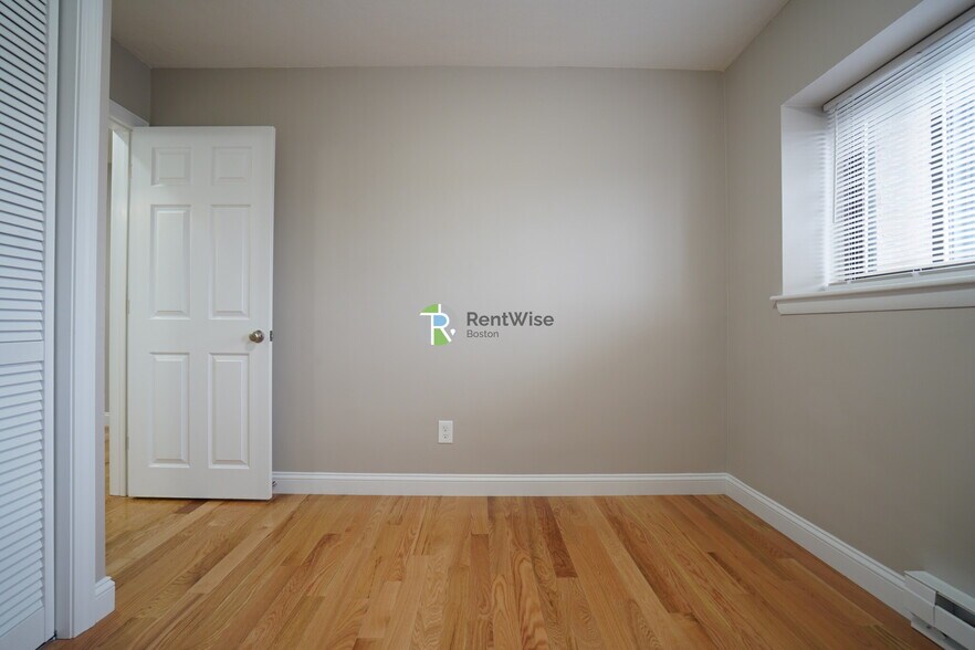 Building Photo - 1198 Commonwealth Ave