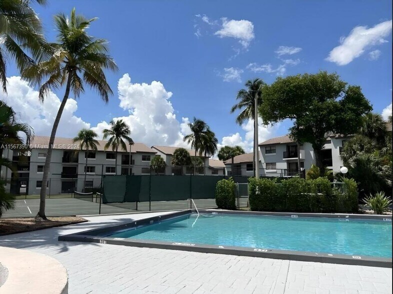 Building Photo - 7200 NW 179th St