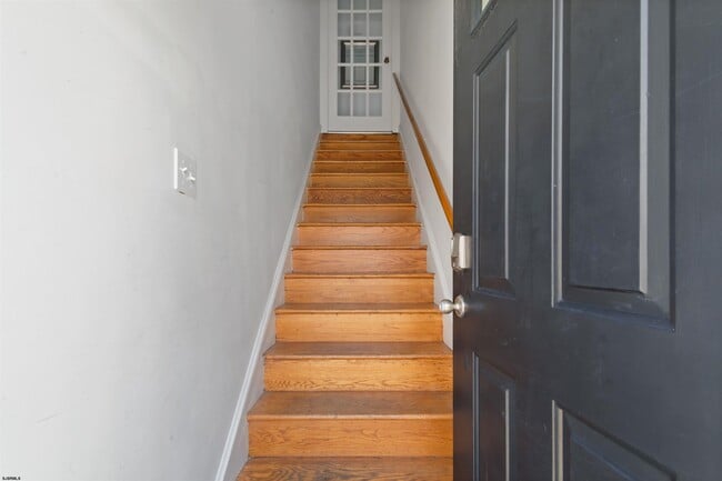 Building Photo - 115 N Wilson Ave