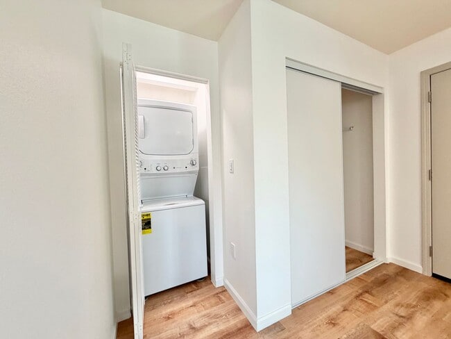 Building Photo - Move-In Ready 2 Bed Casita with Upgrades Throughout & In-Unit Laundry