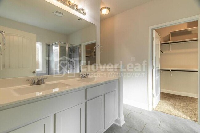 Building Photo - 6038 Akin Cir