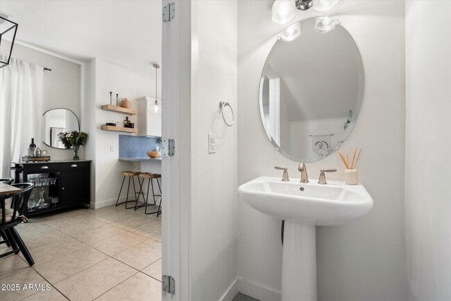 Building Photo - 3030 N 38th St