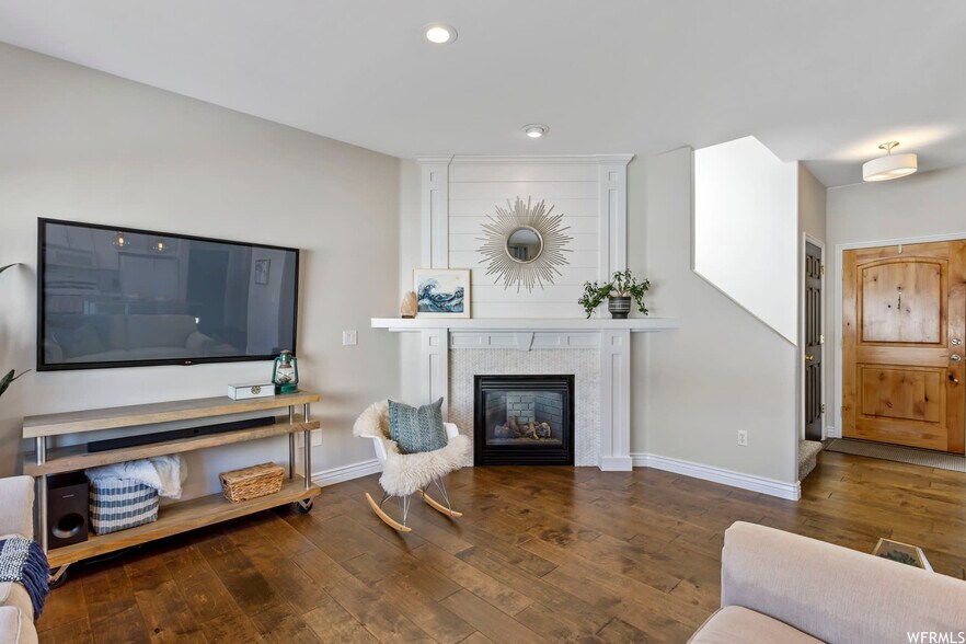 Building Photo - 1058 Aberdeen Cir