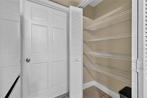 Building Photo - 660 Royalty Ct