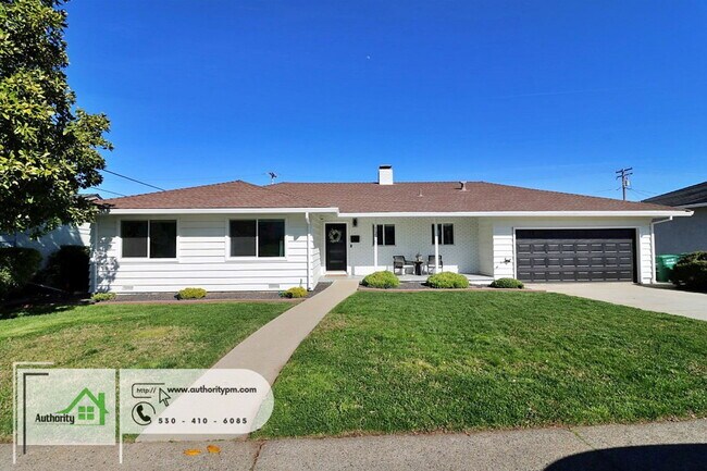 Building Photo - 1225 Manzanita Hills Ave