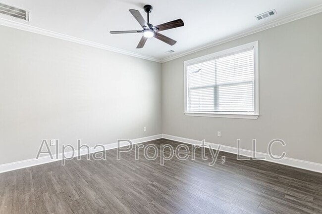 Building Photo - 14 Alderly Way