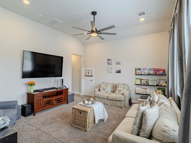 Building Photo - 10923 Texas Rose Dr