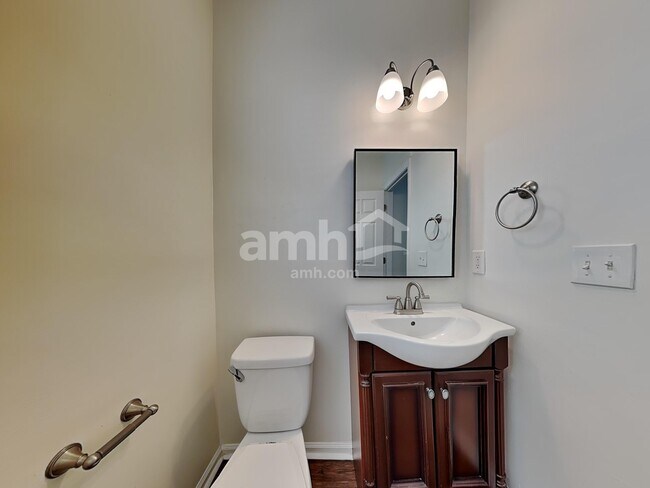 Building Photo - 1152 Balvaird Dr SE