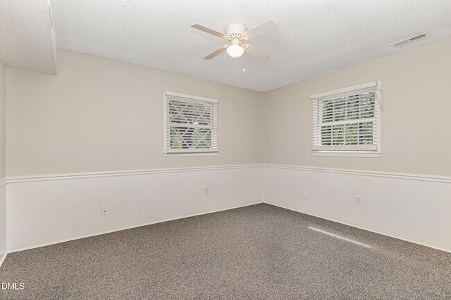 Building Photo - 806 Primrose St