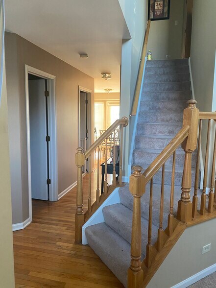 Building Photo - 1915 Chestnut Grove Dr