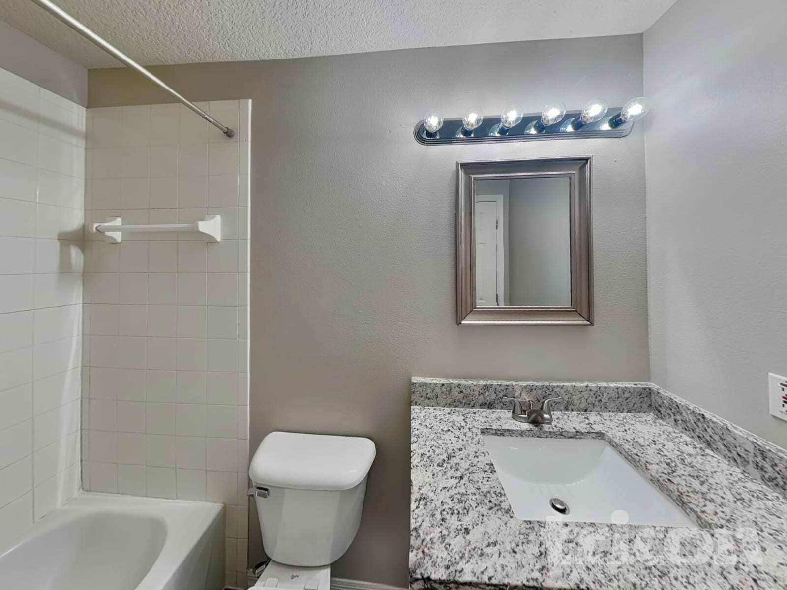 Building Photo - 1090 3rd Ave