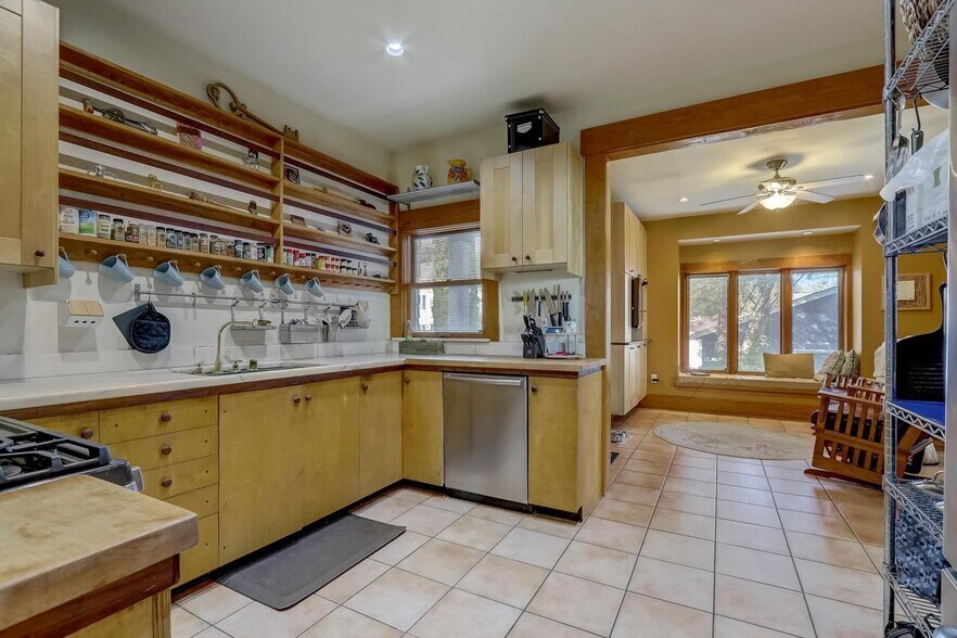 Building Photo - 2114 E Edgewood Ave