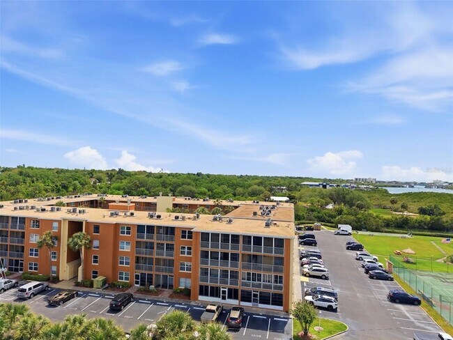 Building Photo - 12760 Indian Rocks Rd