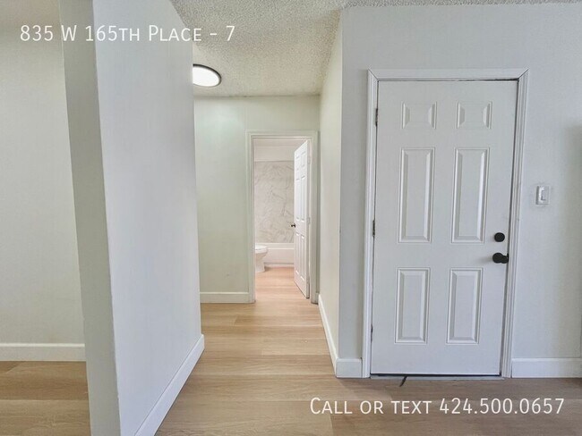 Building Photo - 835 W 165th Pl