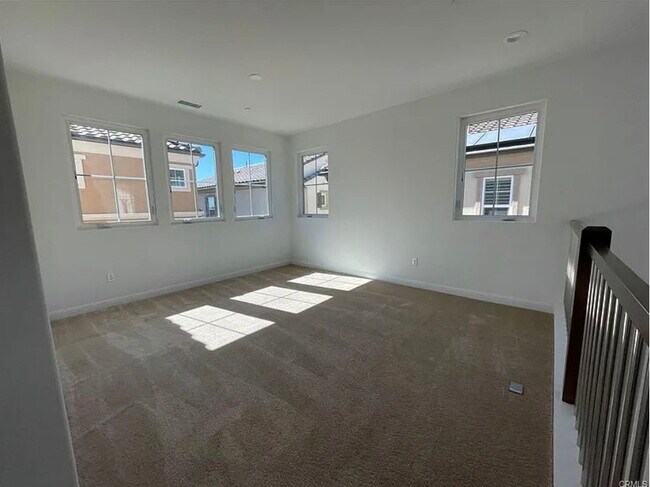 Building Photo - 20814 Bur Oak Cir