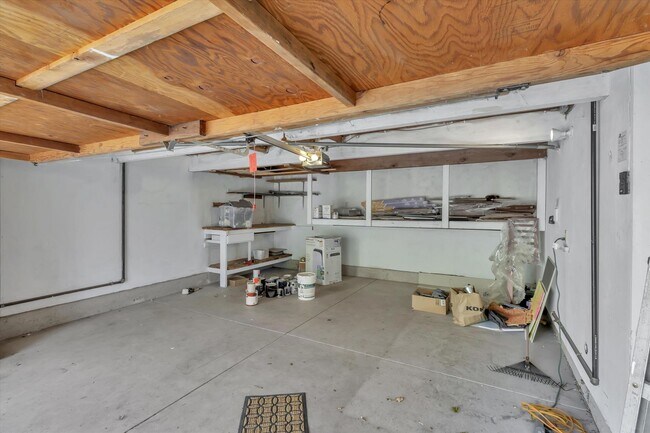 Building Photo - Sunnyvale Gem with Sleek Finishes & Though...