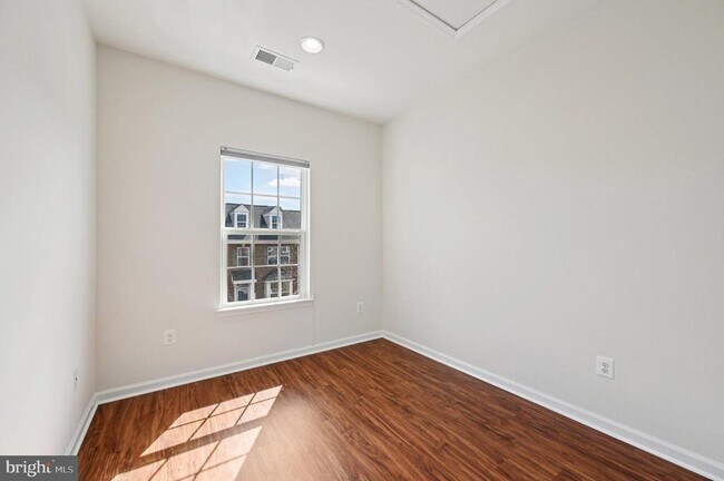 Building Photo - 22448 Bright Sky Dr