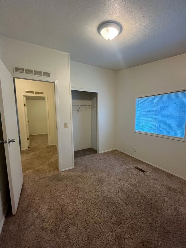 Building Photo - 3-Bedroom 2-Bathroom home in Thurston